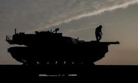 Xe tăng Mỹ tại căn cứ không quân Mihail Kogalniceanu, Romania