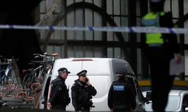 Cảnh sát Ireland vừa tham gia phối hợp cùng cảnh sát Anh điều tra vụ đặt bom trong gói bưu phẩm, được cho là gửi từ Ireland đến Anh