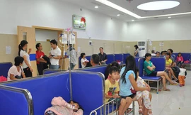 Trung Quốc: 180 học sinh ngộ độc sữa, bánh quy