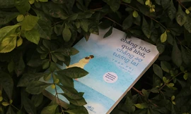 Ảnh chụp sách "Chẳng nhớ quá khứ, chẳng sợ tương lai"