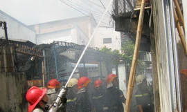 Hoả hoạn, một căn nhà cháy ra tro