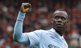 Man xanh bẻ nanh Quỷ đỏ