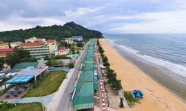 Giải tỏa 46 ki-ốt chắn bãi biển đẹp nhất Hà Tĩnh