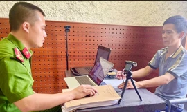 Bắt kẻ lắp camera quay lén trong nhà nghỉ để tống tiền
