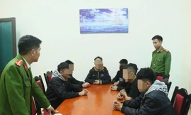 10 thanh niên hỗn chiến trong đêm bị khởi tố 