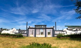 Trung tâm giải trí đua chó 300 tỷ đồng ‘cửa đóng then cài’