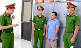 Khởi tố tài xế xe đầu kéo 'thông chốt', đâm vào xe CSGT