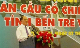 Phó Thủ tướng Nguyễn Sinh Hùng tại lễ khởi công	Ảnh: Trường Ca