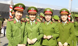 Nữ sinh Học viện Cảnh sát nhân dân trong ngày tốt nghiệp.