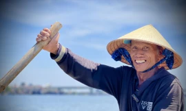 Thợ “săn” don trên dòng Trà Khúc 