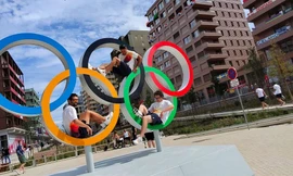 Làng Olympic, cái nóng và 'trách nhiệm với nhân loại' 