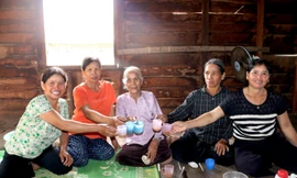 Lễ báo hiếu là dịp để người trong dòng họ quây quần bên nhau