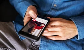 Chuyện người trẻ 'lười yêu' - Bài 3: Hẹn hò qua màn hình 