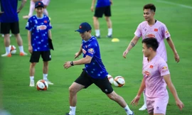 Khởi đầu thuận lợi cho HLV Kim Sang-sik