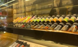 Báo động học sinh hút thuốc lá điện tử