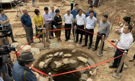 Giếng đá thời Lê Trung Hưng trong khu vực Hoàng thành Thăng Long. Ảnh: KỲ SƠN