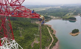 Trên đại công trường 500kV mạch 3 - Bài 2: 'Người nhện' trên trụ điện cao nhất đường dây 500kV