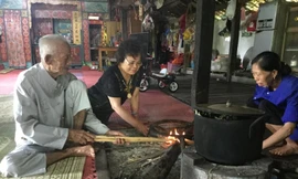 Gian bếp người Tày ở Lạng Sơn luôn đỏ lửa. Ảnh: Duy Chiến 