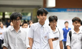 Tuyển sinh lớp 10 ở Hà Nội: Băn khoăn điểm chênh giữa hai nguyện vọng