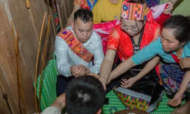 'Xủ vắn pợ mơ': Độc đáo tục làm vía đón dâu của đồng bào dân tộc Thái 
