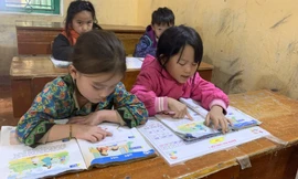 Xã hội hóa sách giáo khoa: 5 năm vẫn rối 