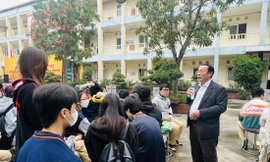 Hiệu trưởng đối thoại với học sinh: Nhiều bất ngờ 