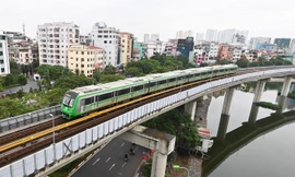 Tàu điện hoạt động ổn định, văn minh, dịch vụ chuyên nghiệp đang mang đến sự “Chuyển động mới cho giao thông Hà Nội”. Ảnh: Như Ý 