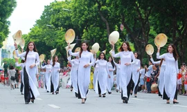 Chương trình 06 Thành ủy Hà Nội đã góp phần vào việc giữ gìn những nét thanh lịch của người Hà Nội, vừa tạo được sự hài hòa với sự phát triển của cuộc sống hiện đại 