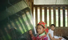 'Cõng' chữ lên Cổng trời