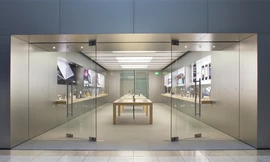 Một cửa hàng Apple tại Anh "tiên tri" ngày ra mắt của iPhone 15 series?