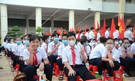 Bộ GD&ĐT kiến nghị miễn toàn bộ học phí cho học sinh THCS từ năm học 2022 - 2023