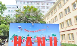 Đại học Hà Nội phản hồi ra sao về việc sinh viên bức xúc chuyện học phí tăng?