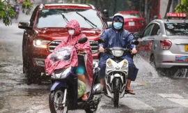 Cảnh báo mưa dông trong vài giờ tới tại các quận nội thành ở Hà Nội