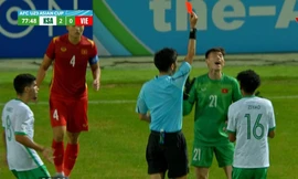 Tình huống khiến Văn Chuẩn nhận thẻ đỏ, Nhâm Mạnh Dũng thành thủ môn bất đắc dĩ