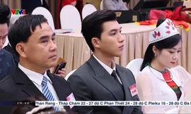 Visual "cực phẩm" của HIEUTHUHAI: Đi dự hội nghị cũng gây thương nhớ