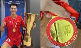 Tiến Linh gặp sự cố hy hữu liên quan đến tấm HCV AFF Cup 2024 nhờ dân mạng phát hiện