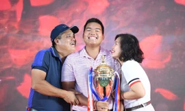 Bạn teen 16 tuổi trở thành nhà vô địch mùa giải Tiền Phong Golf Championship năm 2023