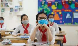 Ngoài huyện Ba Vì, học sinh ngoại thành Hà Nội tiếp tục dừng tới trường học trực tiếp