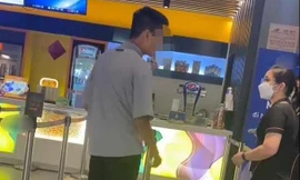 Nam sinh tranh cãi gay gắt với quản lý rạp phim vì không được tư vấn về độ tuổi khi mua vé