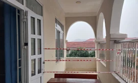 Lan can trường học ở Nghệ An rơi từ tầng 4 xuống khiến 3 nữ sinh THCS nhập viện