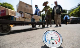 Nắng nóng gay gắt ở Bắc Bộ và Trung Bộ còn kéo dài đến khi nào?