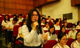 Thủ khoa xuất sắc truyền cảm hứng học tập với học sinh THPT chuyên Hà Nội - Amsterdam