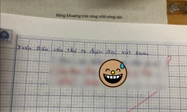 Học trò không thuộc thơ nên tự "chế" trong bài kiểm tra, cô giáo để lại lời phê cực hài