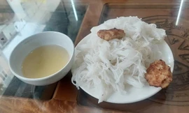 Vụ suất bún chả 35K chỉ có 2 miếng thịt: Chủ nhà hàng giải thích chưa thỏa đáng!