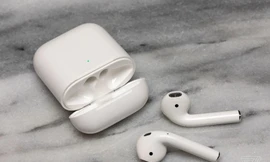 Apple giảm giá AirPods 2 sau khi ra mắt AirPods 3, ngừng bán bản sạc không dây