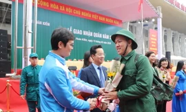 Công chức trẻ Trung ương Đoàn tình nguyện lên đường nhập ngũ