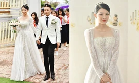 Cận cảnh bộ váy cưới đính 10.000 viên pha lê ánh bạc của vợ nhạc sĩ Phan Mạnh Quỳnh
