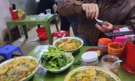 Vụ 3 bát bún riêu giá 1,2 triệu đồng: Quán chính thức bị đình chỉ hoạt động