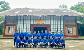 Hành trình về nguồn của tuổi trẻ ĐH Quốc gia Hà Nội tại khu di tích lịch sử