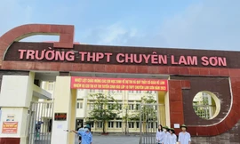 Thí sinh thi vào THPT chuyên Lam Sơn (Thanh Hóa) phúc khảo từ 1 điểm lên 9 điểm